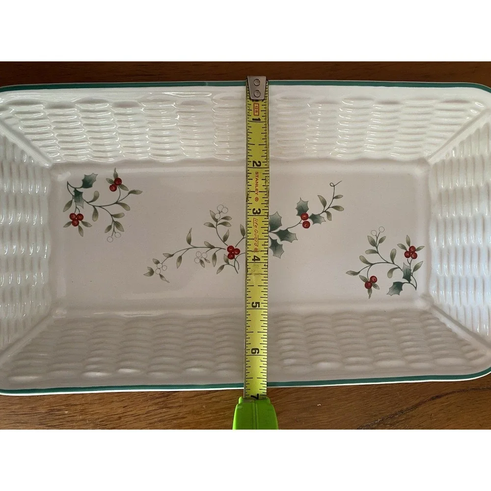 Vintage Pfaltzgraff Winterberry Rectangular Basket Weave Bread  Appetizer Dish